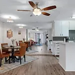 Arizona Southwest Decor - Between Phoenix And Old Town Scottsdale At Spengler Condos Condo